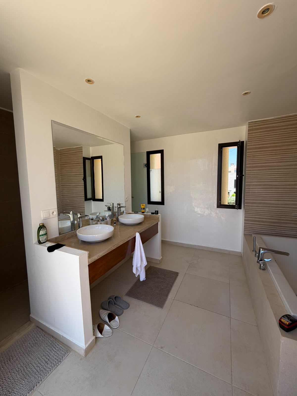 VILLA CONTEMPORAINE DANS UN COMPLEXE GOLFIQUE D’EXCEPTION, photo 13