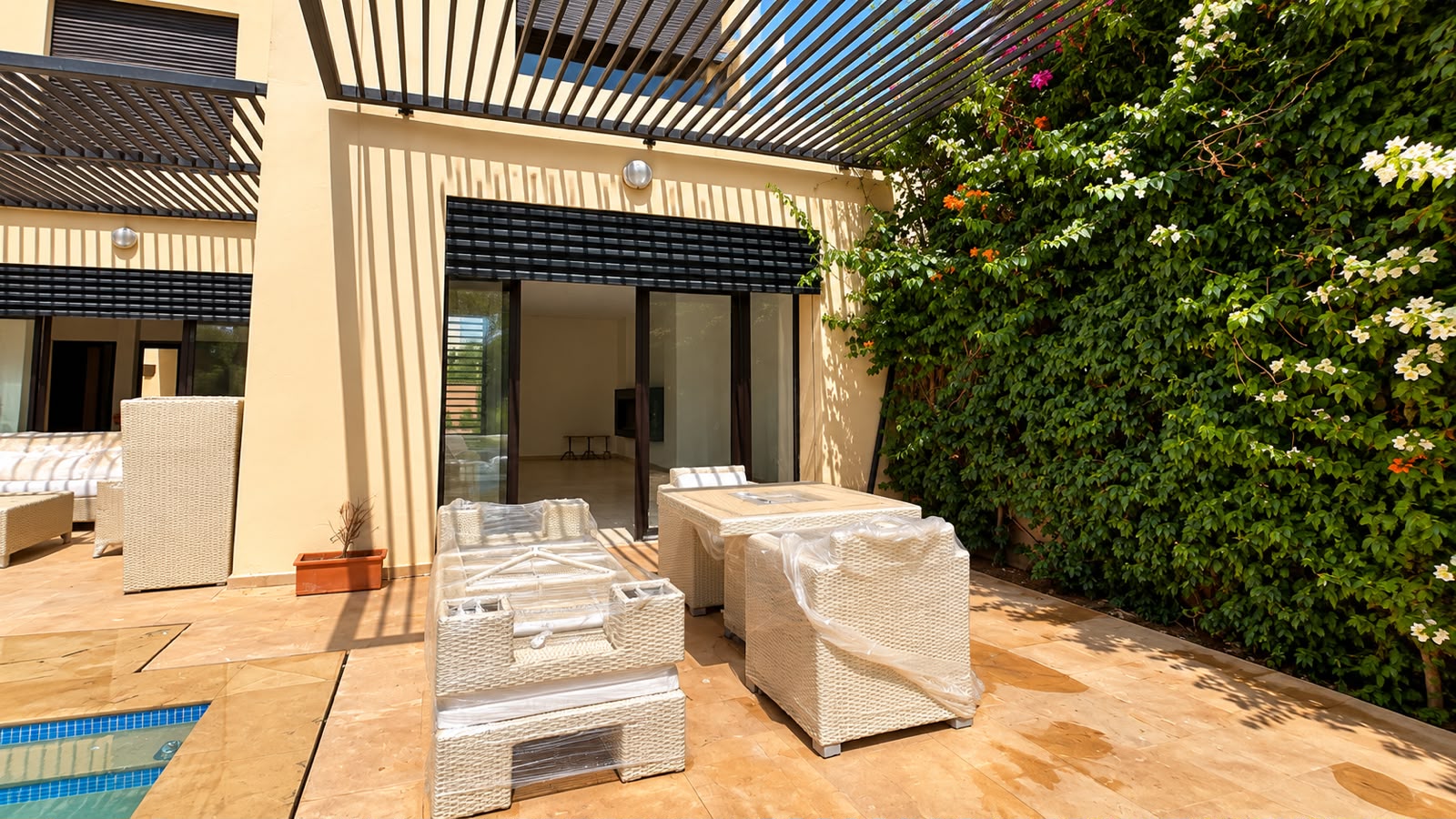 VILLA CONTEMPORAINE DANS UN COMPLEXE GOLFIQUE D’EXCEPTION, photo 3