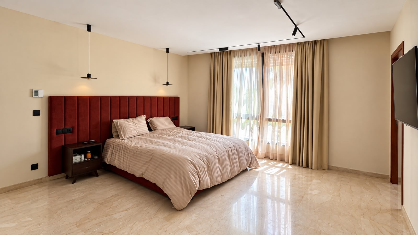 VILLA CONTEMPORAINE DANS UN COMPLEXE GOLFIQUE D’EXCEPTION, photo 9